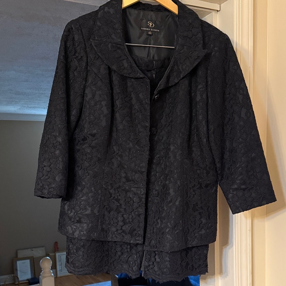 Sandra Darren Elegant Black Lace Blazer